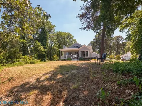 Exterior - 7877 Berkeley Dr, Gloucester Point, VA 23062 photo 8 of 8