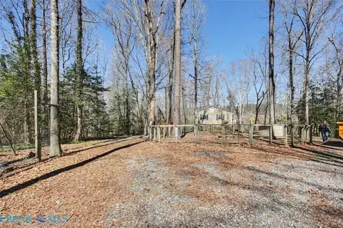 9937 Bacons Ln, Gloucester, VA 23061 photo 3