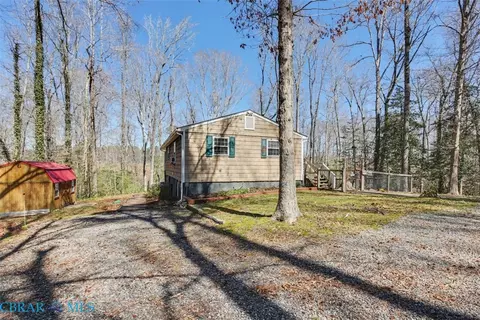 9937 Bacons Ln, Gloucester, VA 23061 photo 4