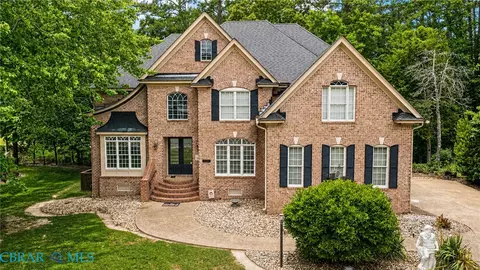 20582 Seahawk Lndg, Smithfield, VA 23430