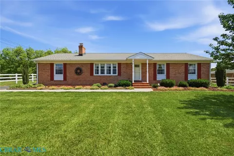 66 Level Blvd, Warsaw, VA 22572
