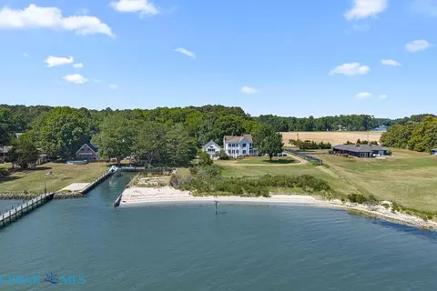 2414 Windmill Point Rd, White Stone, VA 22578