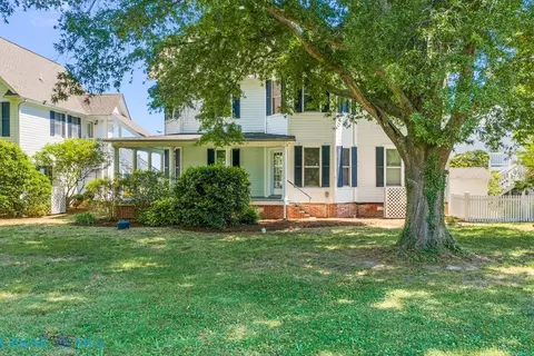 Exterior - 2414 Windmill Point Rd, White Stone, VA 22578 photo 3 of 11