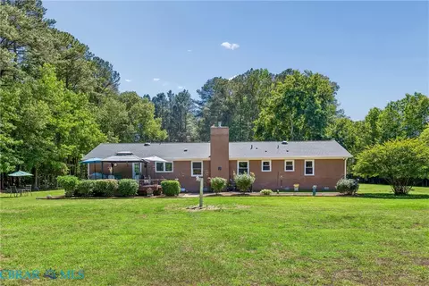 Exterior - 5585 Ware Neck Rd, Gloucester, VA 23061 photo 6 of 8