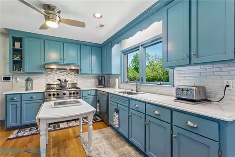 Kitchen - 5585 Ware Neck Rd, Gloucester, VA 23061 photo 2 of 5