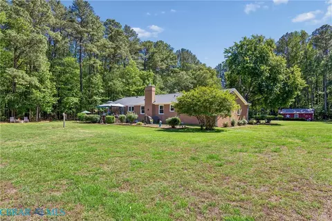 Exterior - 5585 Ware Neck Rd, Gloucester, VA 23061 photo 5 of 8