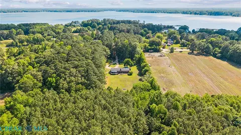View/Area - 5585 Ware Neck Rd, Gloucester, VA 23061 photo 4 of 5