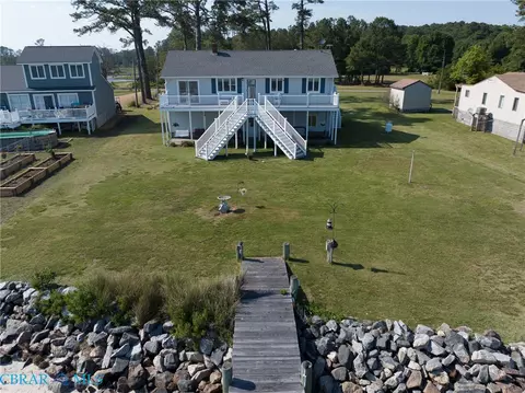 247 Pond Point Pl, Foster, VA 23056