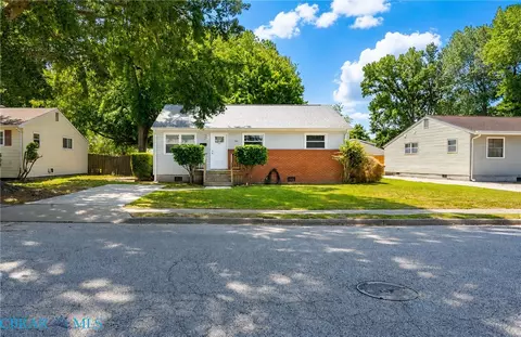 1532 Adams Cir, Hampton, VA 23663