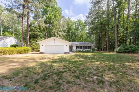 4555 Mallard Dr, Gloucester, VA 23061 photo 2