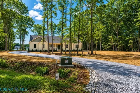 510 Estate Rd, Lottsburg, VA 22511