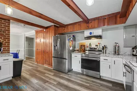 Kitchen - 3597 Hickory Fork Rd, Gloucester, VA 23061 photo 4 of 5