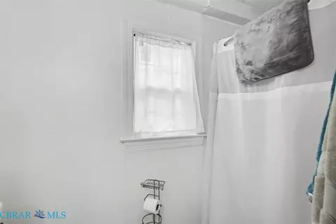 Bath - 3597 Hickory Fork Rd, Gloucester, VA 23061 photo 2 of 4
