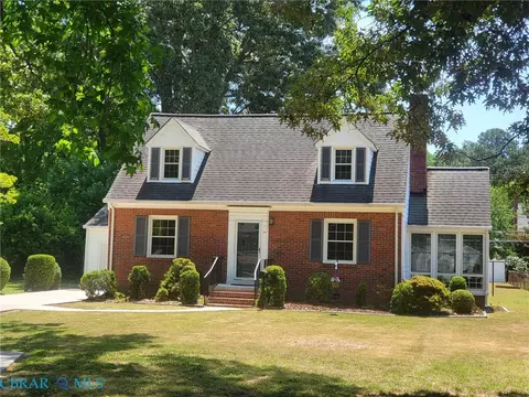 44 Cedar Ln, Newport News, VA 23601