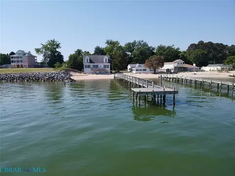 157 Sandy Beach Rd, Deltaville, VA 23043