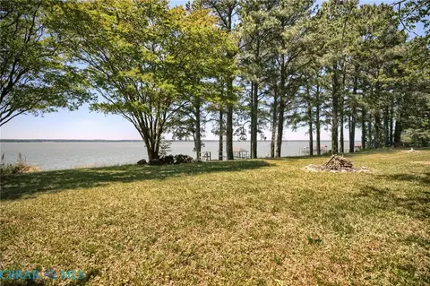Exterior - 5508 York Haven Ln, Gloucester, VA 23061 photo 4 of 6