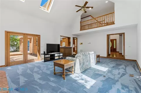 Living - 5508 York Haven Ln, Gloucester, VA 23061 photo 5 of 6
