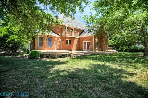 Exterior - 5508 York Haven Ln, Gloucester, VA 23061 photo 2 of 6