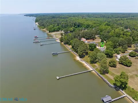 View/Area - 5508 York Haven Ln, Gloucester, VA 23061 photo 2 of 6
