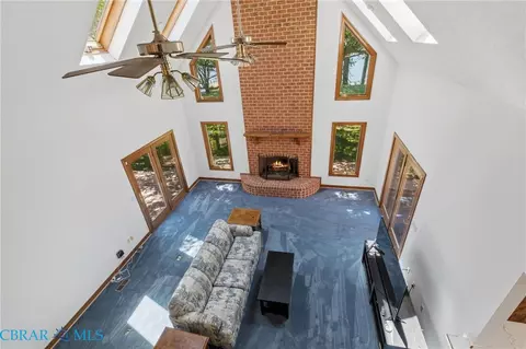 Living - 5508 York Haven Ln, Gloucester, VA 23061 photo 6 of 6
