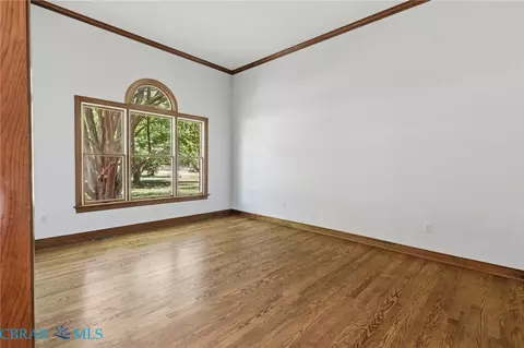 Living - 5508 York Haven Ln, Gloucester, VA 23061 photo 2 of 6