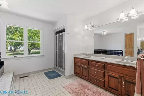 Bath - 5508 York Haven Ln, Gloucester, VA 23061 photo 3 of 9