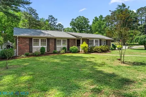 341 Keith Ave, Kilmarnock, VA 22482
