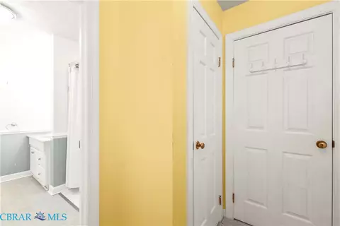 Entry Way - 1340 Riverview Dr, West Point, VA 23181 photo 4 of 9