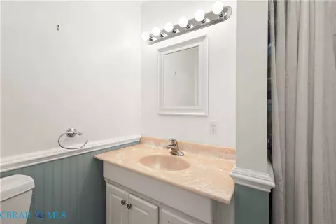 Bath - 1340 Riverview Dr, West Point, VA 23181 photo 3 of 7