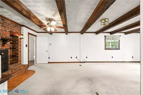 Living - 1340 Riverview Dr, West Point, VA 23181 photo 5 of 8