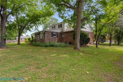 Exterior - 1340 Riverview Dr, West Point, VA 23181 photo 14 of 15