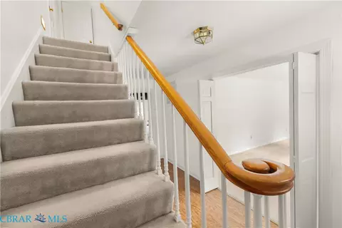 Entry Way - 1340 Riverview Dr, West Point, VA 23181 photo 6 of 9