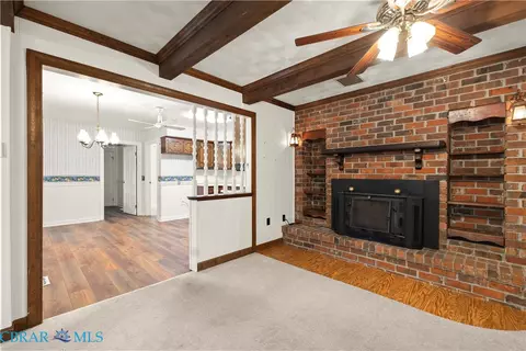 Living - 1340 Riverview Dr, West Point, VA 23181 photo 3 of 8