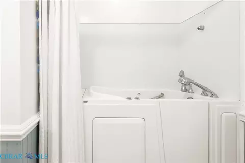 Bath - 1340 Riverview Dr, West Point, VA 23181 photo 5 of 7
