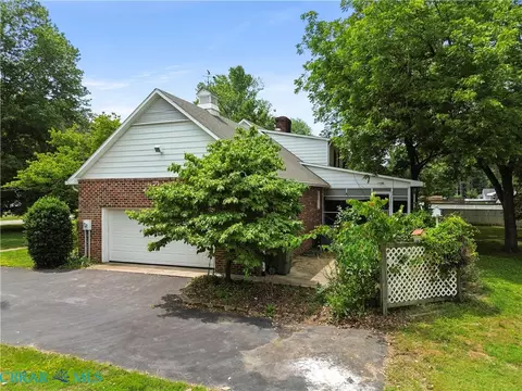 Exterior - 1340 Riverview Dr, West Point, VA 23181 photo 10 of 15
