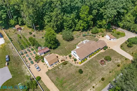 5479 Jonquil Ln, Gloucester, VA 23061 photo 3