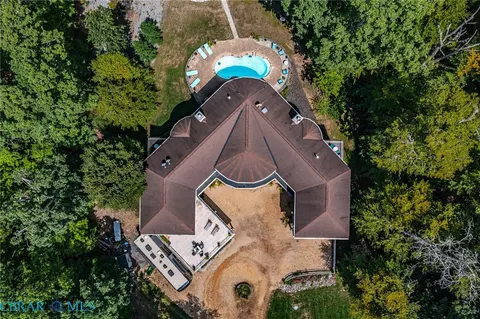 145 Beechwood Dr, Weems, VA 22576