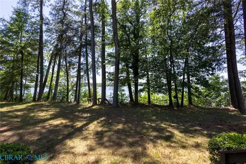 Exterior - 456 Ridge Rd, Hartfield, VA 23071 photo 2 of 10