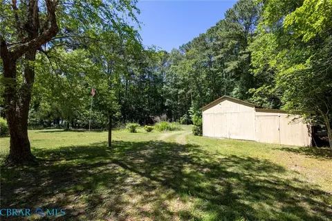 Exterior - 456 Ridge Rd, Hartfield, VA 23071 photo 9 of 10