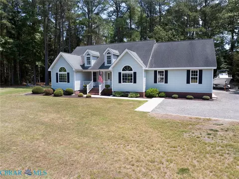 44 Fleetwood Cir, Mathews, VA 23109