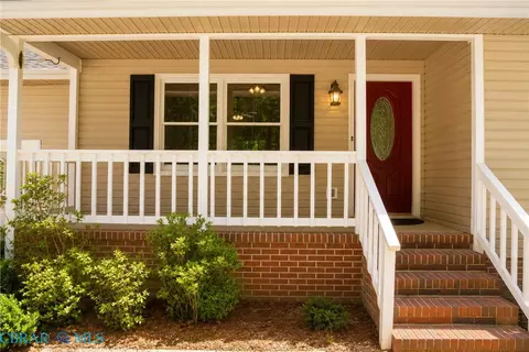 Exterior - 8253 Manor Dr, Gloucester, VA 23061 photo 2 of 8