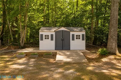 Exterior - 8253 Manor Dr, Gloucester, VA 23061 photo 8 of 8