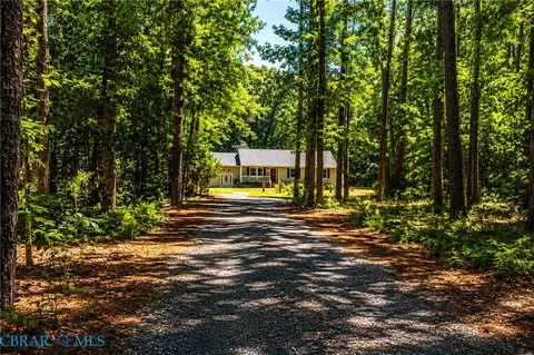 Other - 8253 Manor Dr, Gloucester, VA 23061 photo 2 of 6