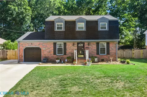 318 Williamsburg Ct, Newport News, VA 23606