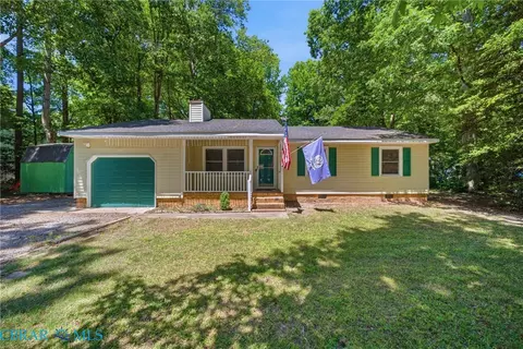 7133 Lord Carrington Dr, Gloucester, VA 23061