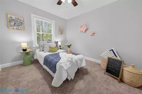 Bedroom - 6464 Meadow Dr, Gloucester, VA 23061 photo 4 of 7