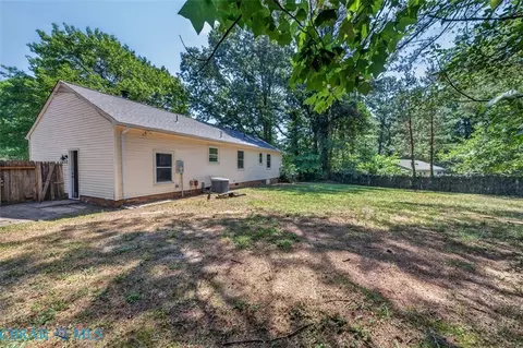 Exterior - 6464 Meadow Dr, Gloucester, VA 23061 photo 4 of 7