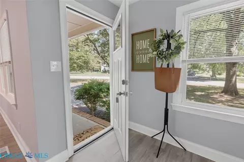 Entry Way - 6464 Meadow Dr, Gloucester, VA 23061 photo 2 of 2
