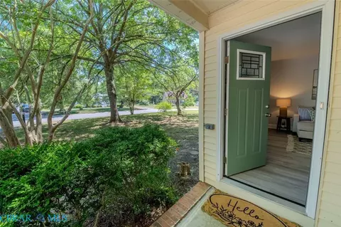Entry Way - 6464 Meadow Dr, Gloucester, VA 23061 photo 1 of 2