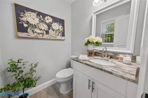 Bath - 6464 Meadow Dr, Gloucester, VA 23061 photo 1 of 2